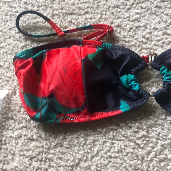 Ozei swim rose bikini top NWT - Picture 10 of 12